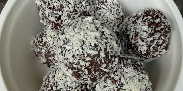 Chocolate Protein Bites Bowl
