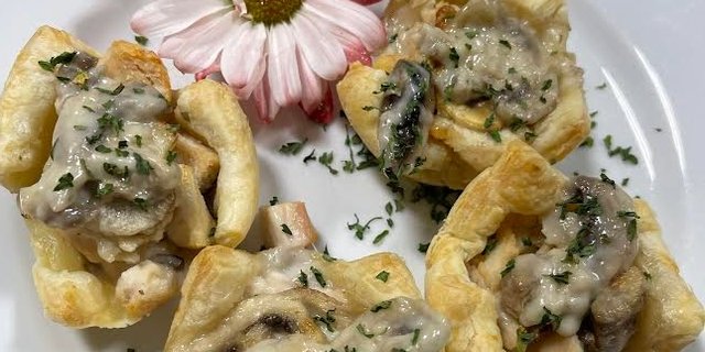 Chicken & Mushroom Mini Pastry Tarts