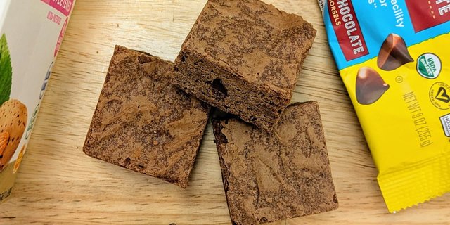 Vegan Fudgy Chocolate Brownie