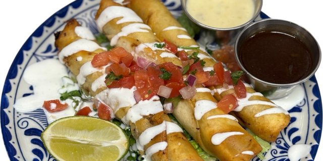 Birria Flautas