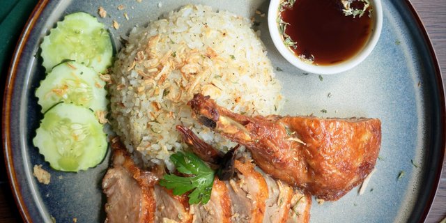 Khao Mun Ped (Roasted Duck Over Rice)