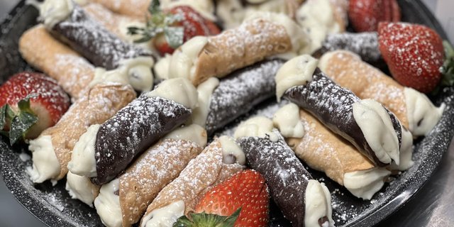 Cannoli Platter