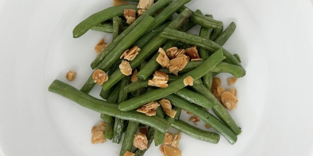 String Beans w/ Almonds