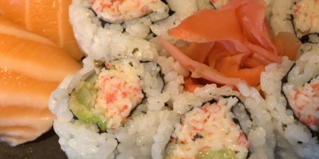 California Roll (6 Pcs)