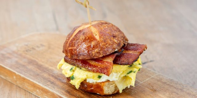 Frittata Pretzel Roll Pack