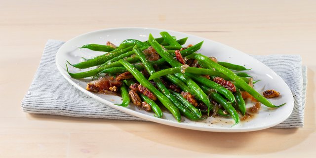 Green Beans w/ Spiced Pecans