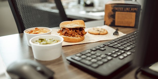 Pulled Chicken Sandwich Box Lunch
