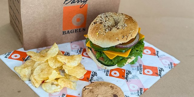 Hummus & Veggie Sandwich Bagel Boxes
