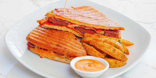 Soujouk Kashar Panini