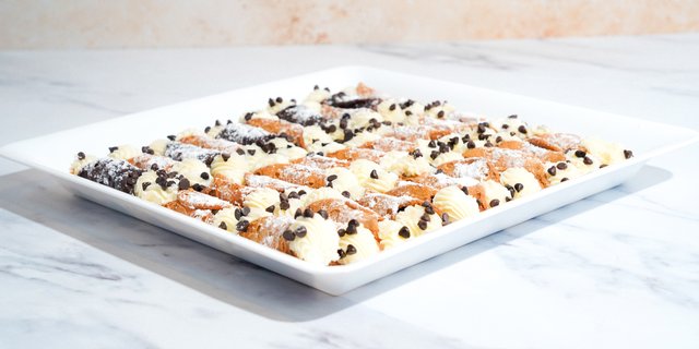 Mini Cannoli Platter