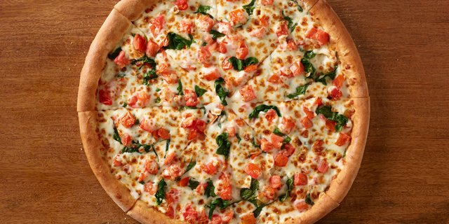 Original Fresh Spinach & Tomato Alfredo Pizza