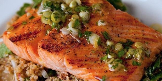 Grilled Salmon Boxed Lunch