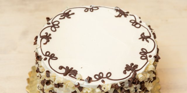 Black & White Cake