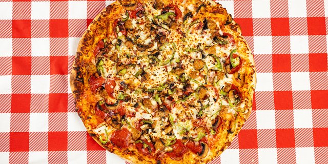 Firehouse Deluxe Pizza