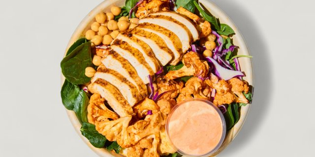 Buffalo Baddie Salad