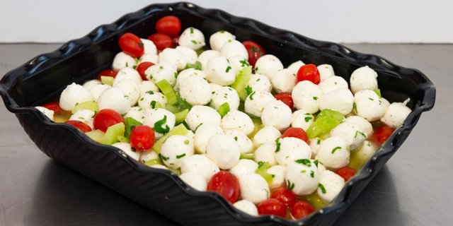 Fresh Mozzarella & Tomato