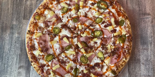 Spicy Hawaiian Pizza