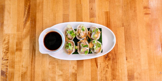 Mama Q Wontons w/ Chicken