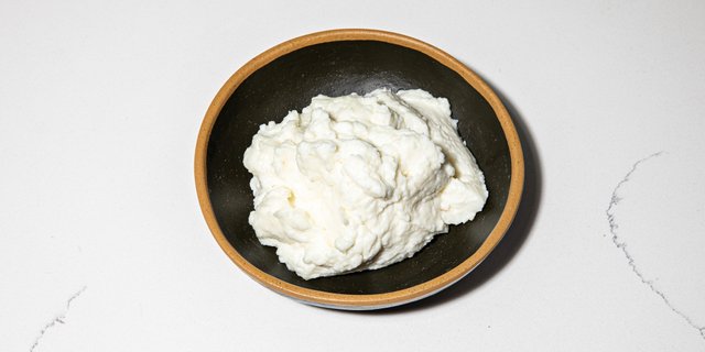 Mediterranean Garlic Sauce