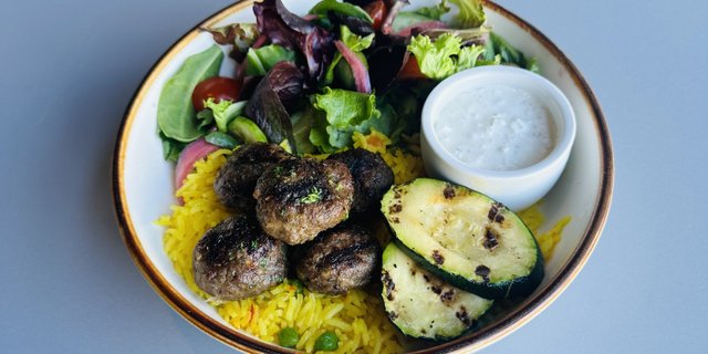Individual Grilled Lamb Meatballs Plate
