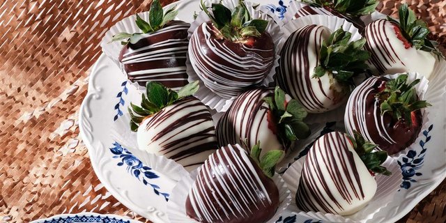 Double-Dipped Chocolate Covered Strawberries