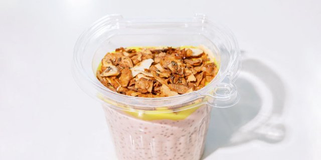 Strawberry Lemon Chia Pudding