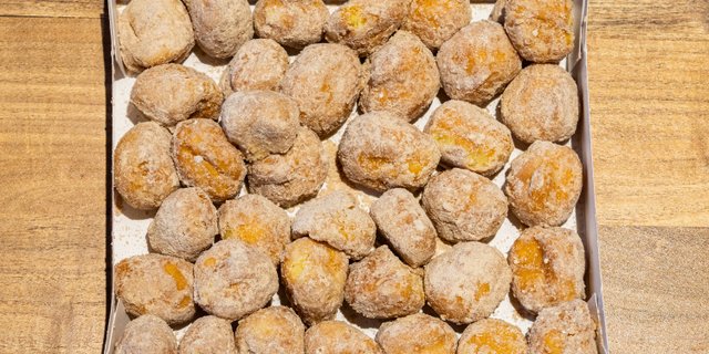 Cinnamon Caramel Donut Holes