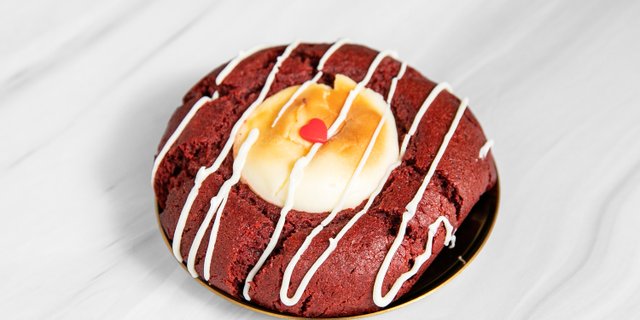 Red Velvet Cream Cheese Cookie