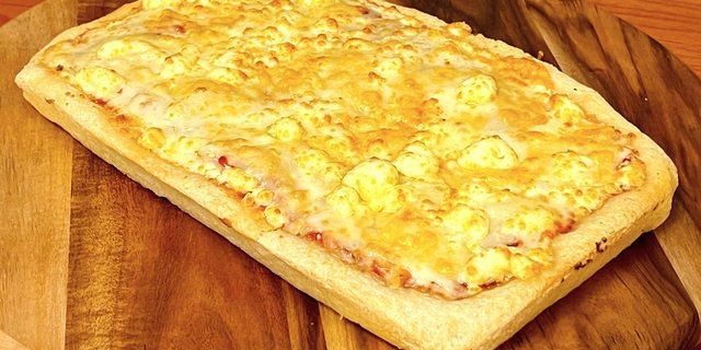 Razor Sharpe 6-Cheese Pizza