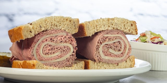 Premium Roast Beef & Cheese Box Lunch