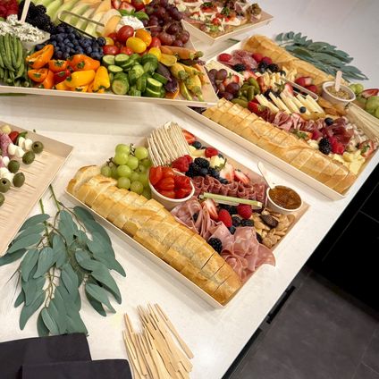 Drop Off Grazing Table for 25