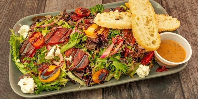 Roasted Beet & Goat Cheese Salad
