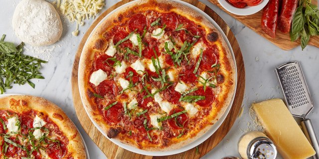 Gluten-Free Mozzarella, Fontina & Basil Pizza
