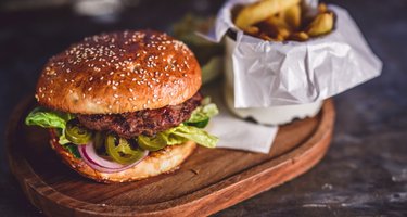 Yeanie's Burgers & Social