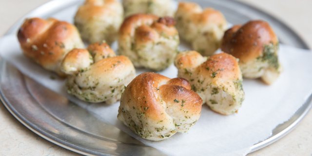Garlic Knots