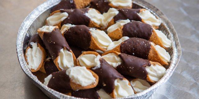 Mini Cannoli Tray