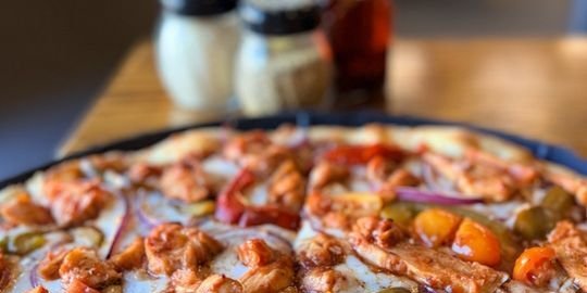 Gluten-Free Barbeque Chicken Pizza