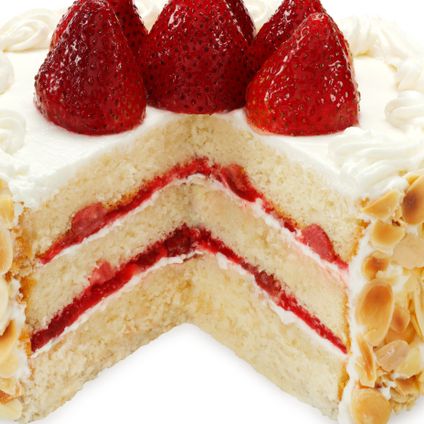 8” Strawberry Chantilly Cake
