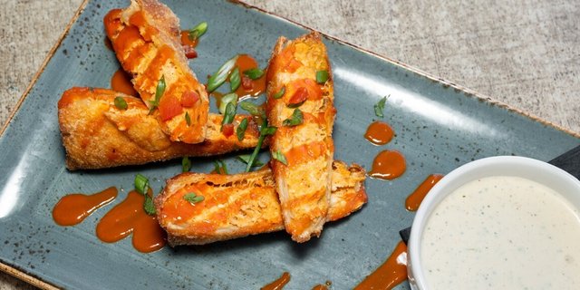 Buffalo Chicken Egg Rolls