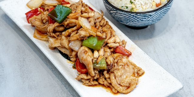R25F. Kung Pao Chicken with Fried Rice Boxed Lunch
