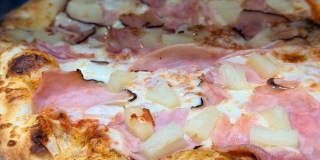 Gluten-Free Hawaiian Pizza