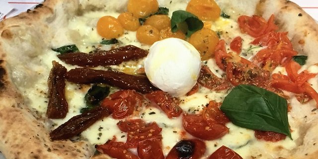 Veggie Bomb Pizza
