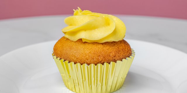 Dozen Lemon Cupcakes