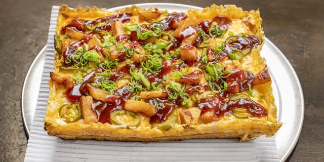 Vegan "Luau" Hawaiian BBQ Pizza