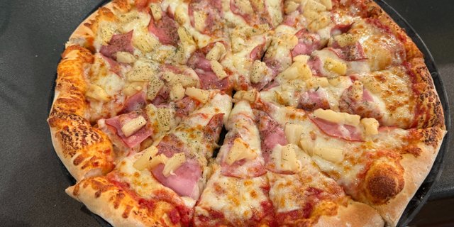 Hawaiian Pizza