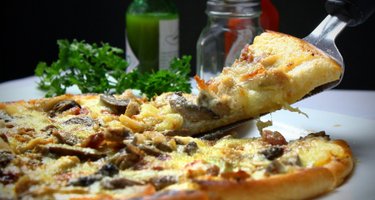 Eat Pizza
