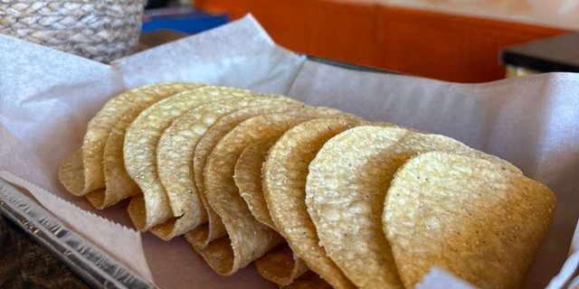 10 Hard Shell Tortillas
