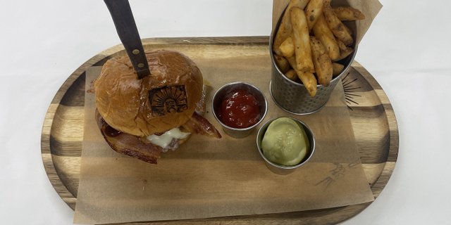 Brunch House Burger