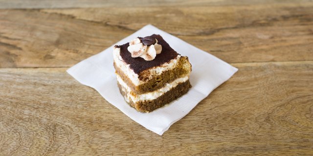 Tiramisu Cake