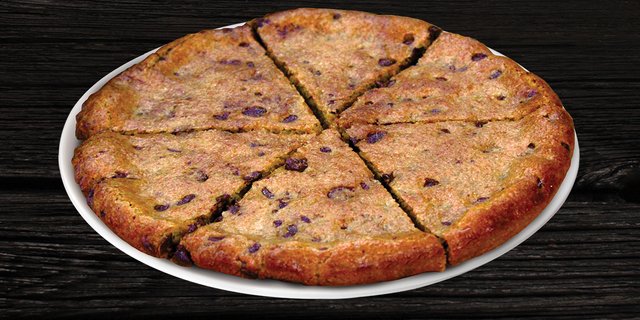 Giant Chocolate Chip Cookie